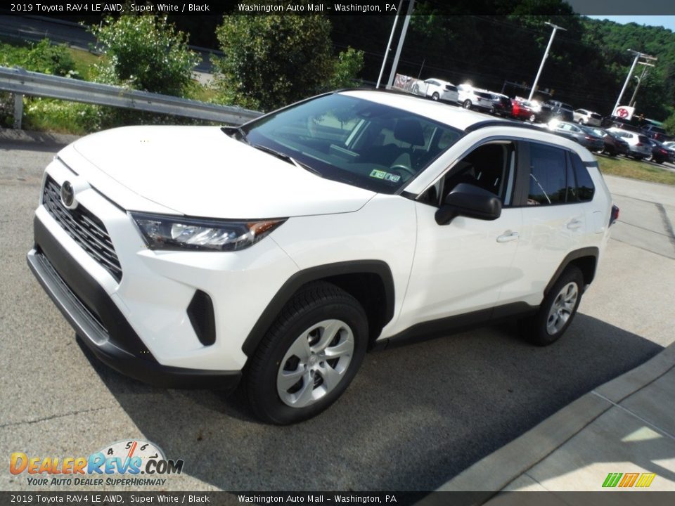 2019 Toyota RAV4 LE AWD Super White / Black Photo #9