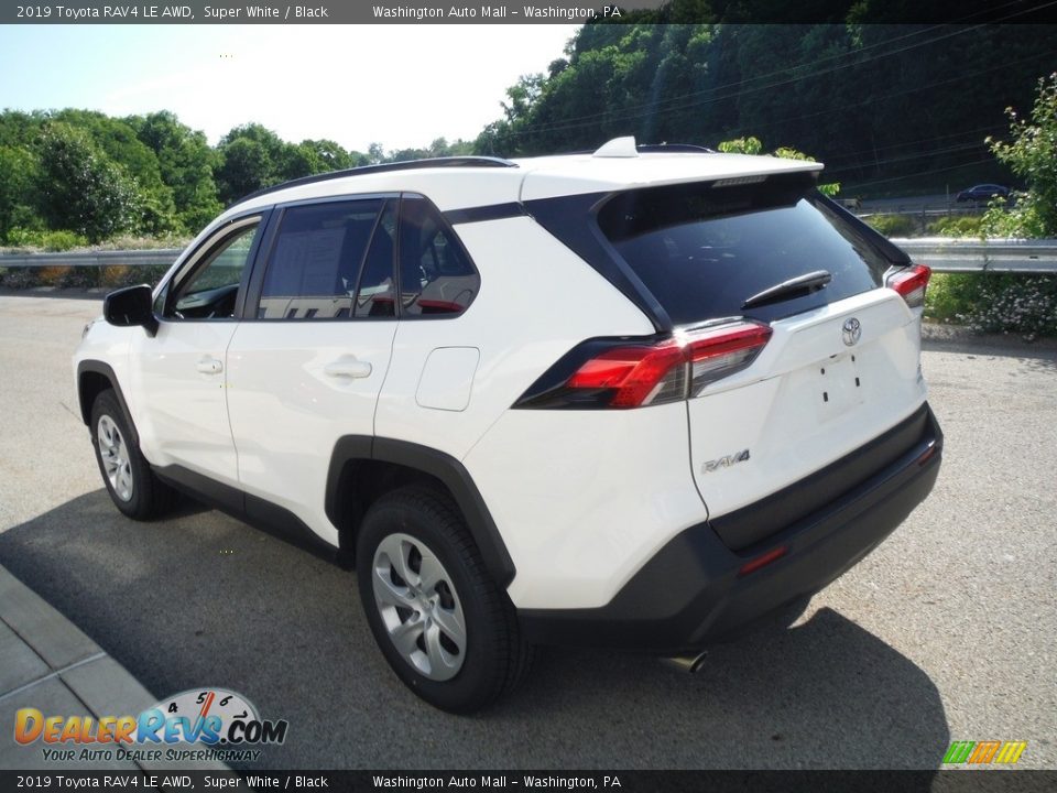 2019 Toyota RAV4 LE AWD Super White / Black Photo #10