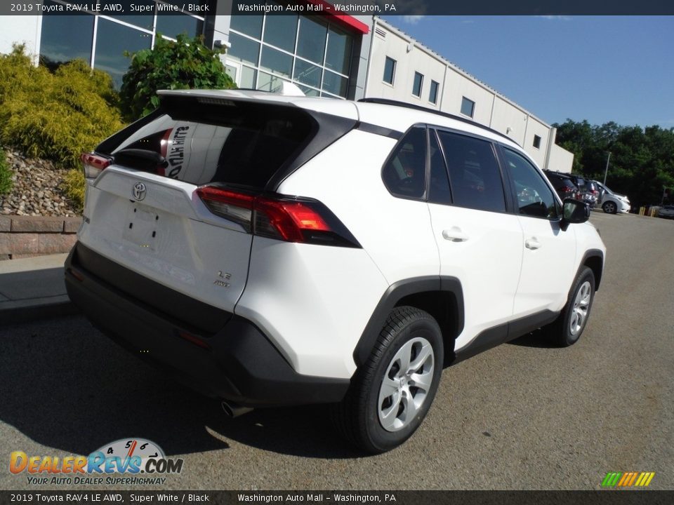 2019 Toyota RAV4 LE AWD Super White / Black Photo #12