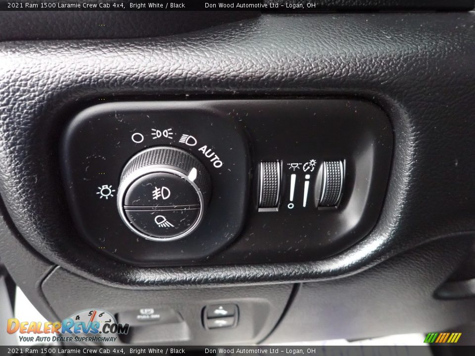 2021 Ram 1500 Laramie Crew Cab 4x4 Bright White / Black Photo #16