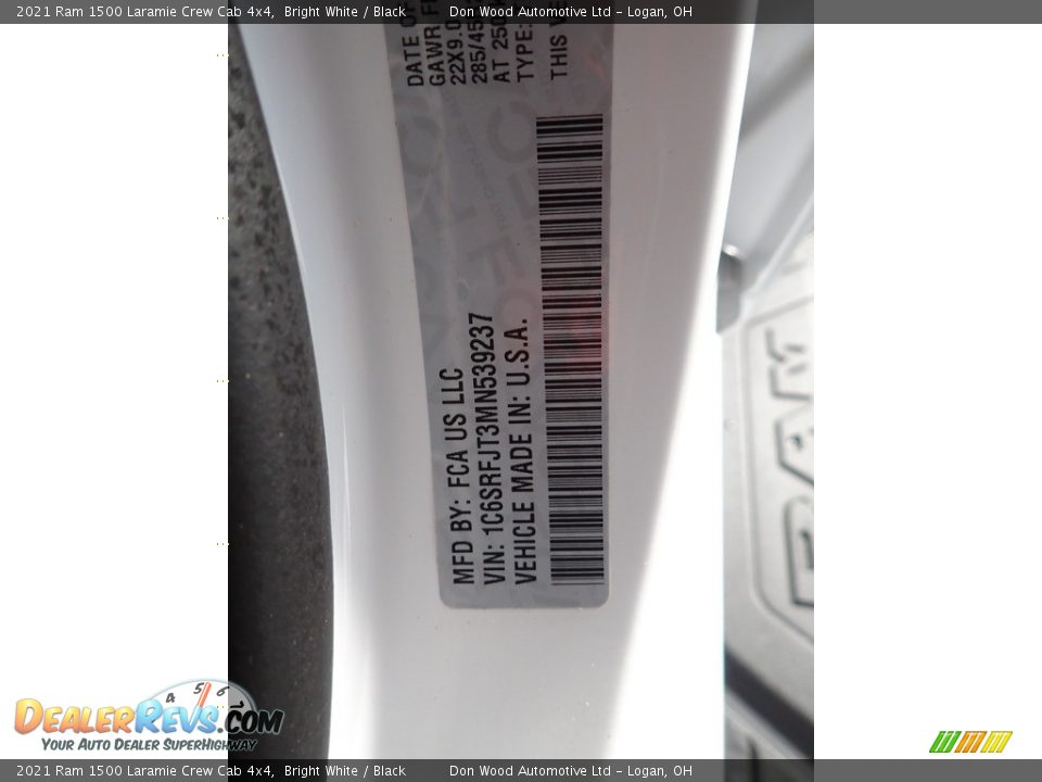 2021 Ram 1500 Laramie Crew Cab 4x4 Bright White / Black Photo #33