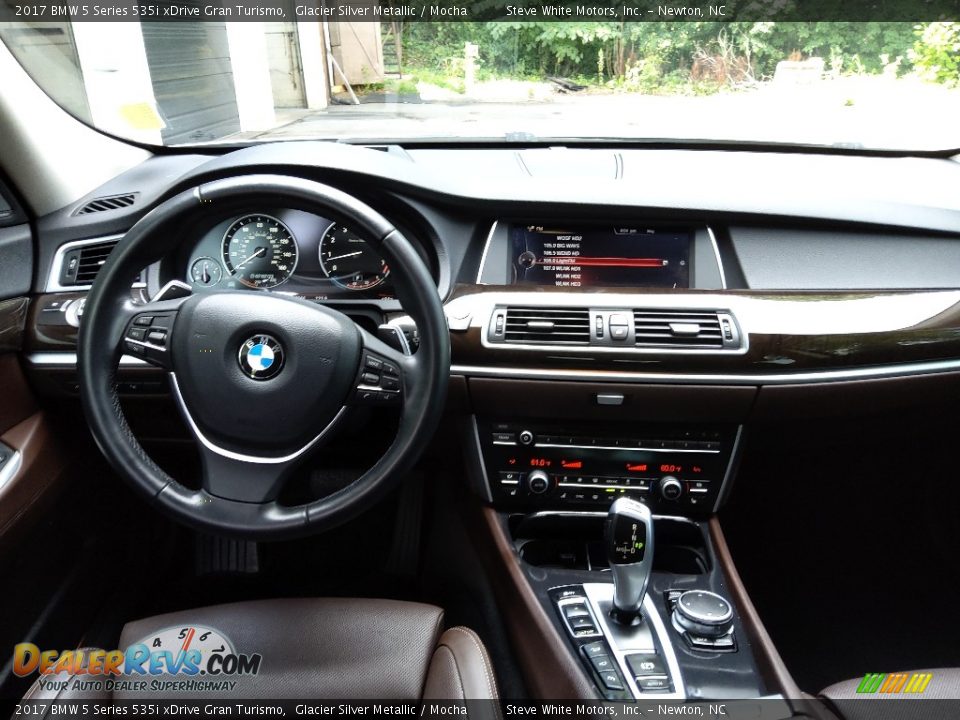 Dashboard of 2017 BMW 5 Series 535i xDrive Gran Turismo Photo #17
