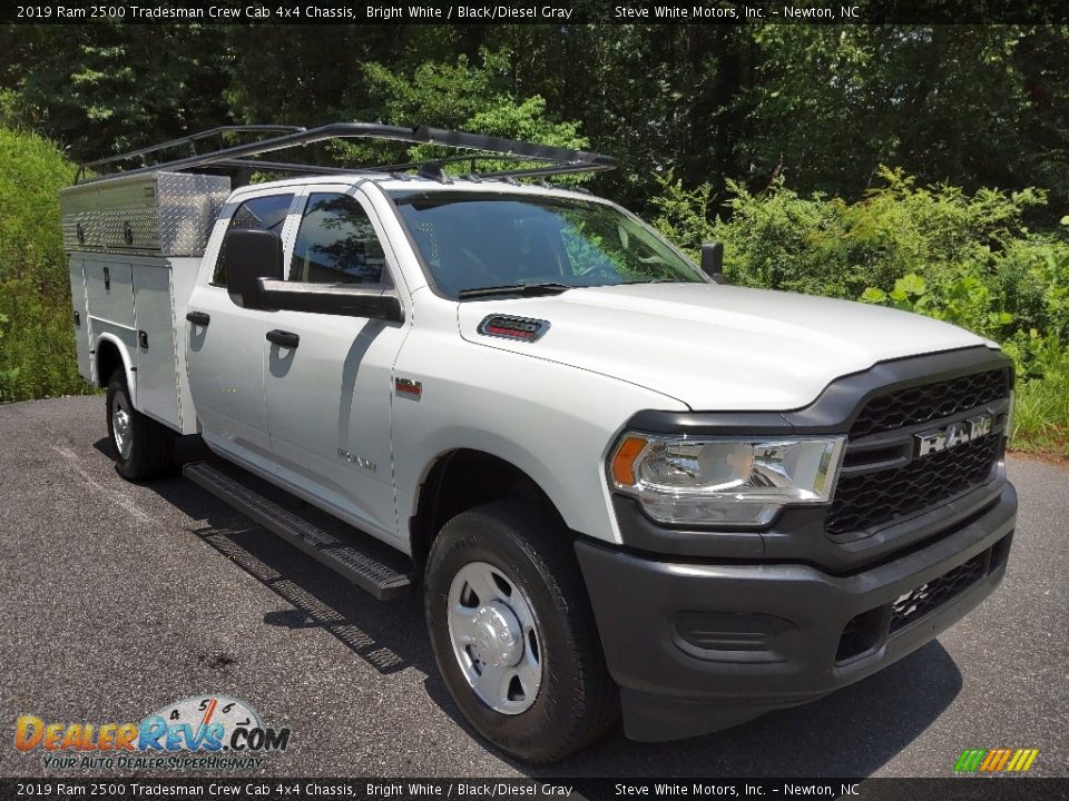 2019 Ram 2500 Tradesman Crew Cab 4x4 Chassis Bright White / Black/Diesel Gray Photo #4