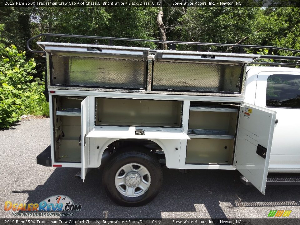 2019 Ram 2500 Tradesman Crew Cab 4x4 Chassis Bright White / Black/Diesel Gray Photo #6