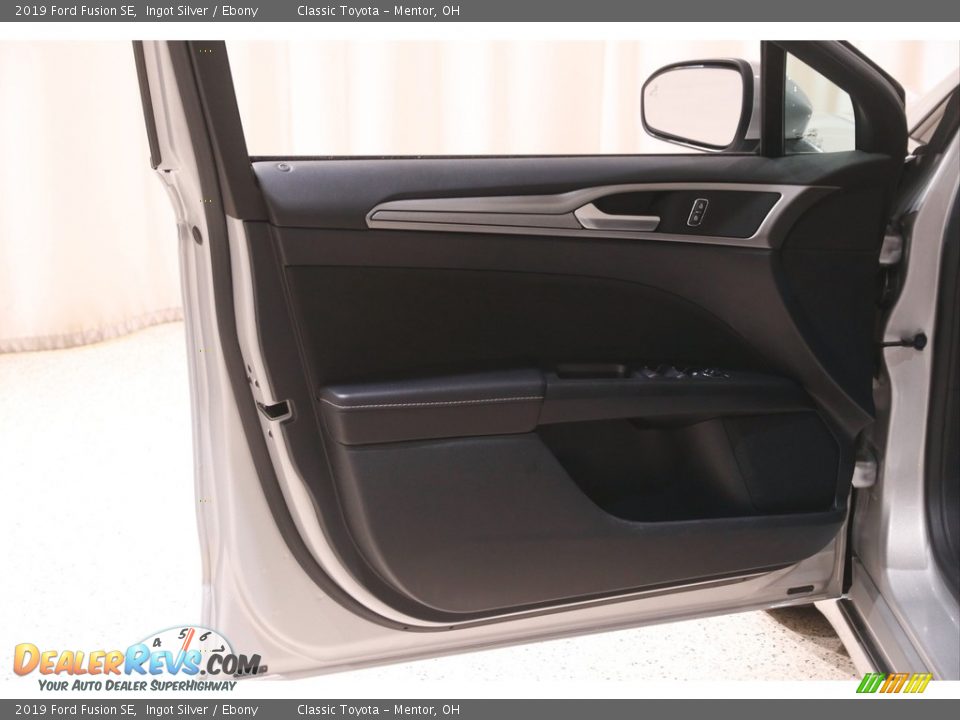 2019 Ford Fusion SE Ingot Silver / Ebony Photo #5