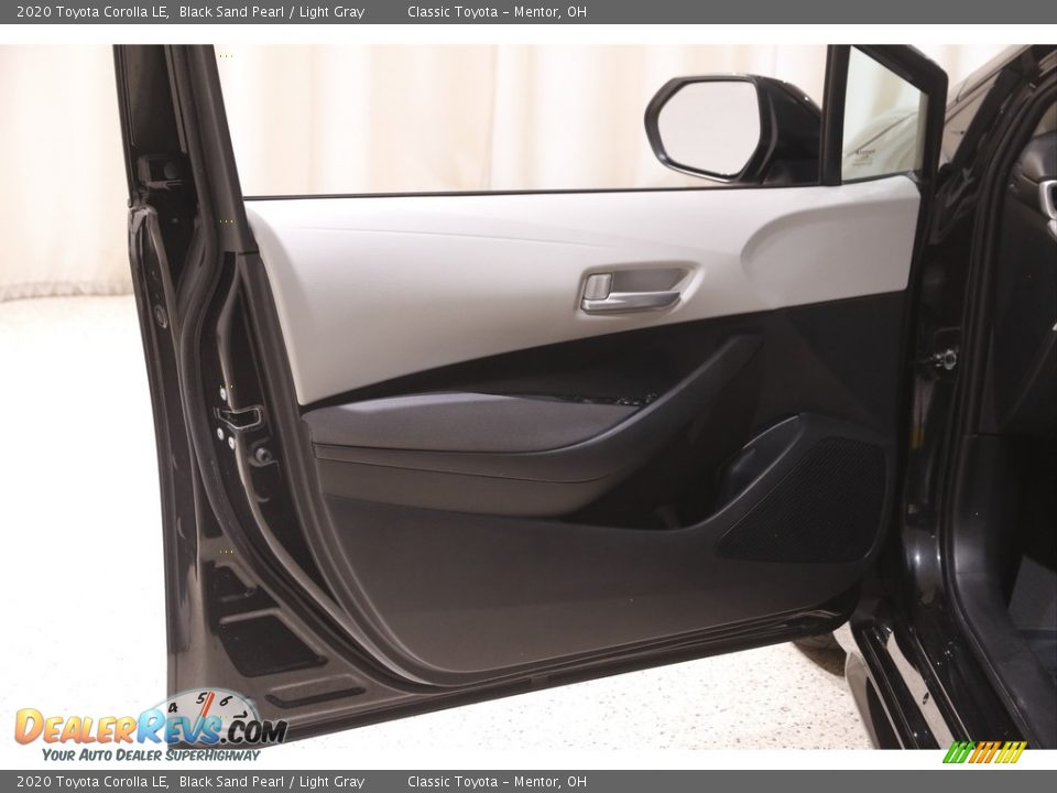 2020 Toyota Corolla LE Black Sand Pearl / Light Gray Photo #4