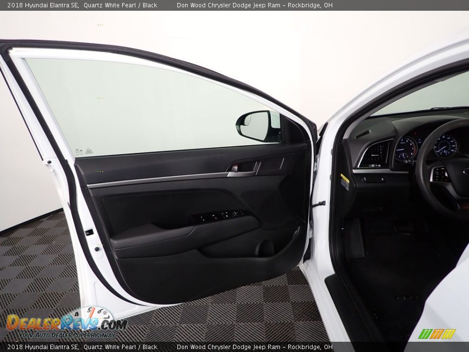 2018 Hyundai Elantra SE Quartz White Pearl / Black Photo #9