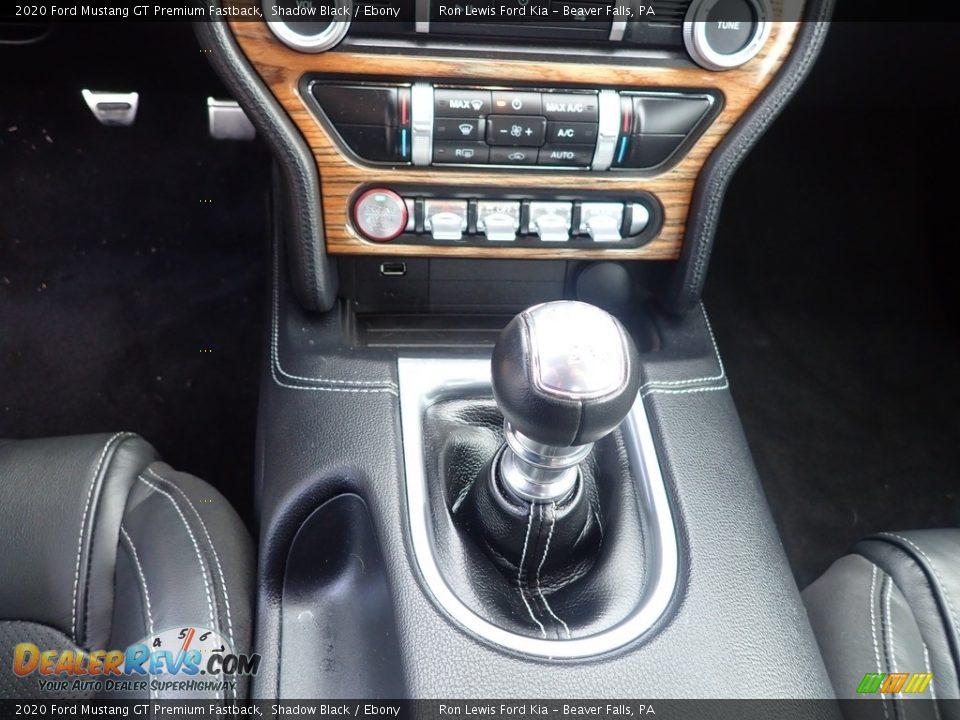2020 Ford Mustang GT Premium Fastback Shifter Photo #17