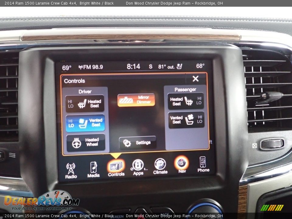 2014 Ram 1500 Laramie Crew Cab 4x4 Bright White / Black Photo #2