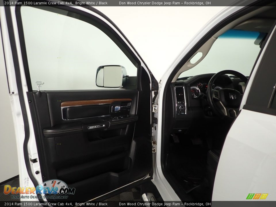 2014 Ram 1500 Laramie Crew Cab 4x4 Bright White / Black Photo #12