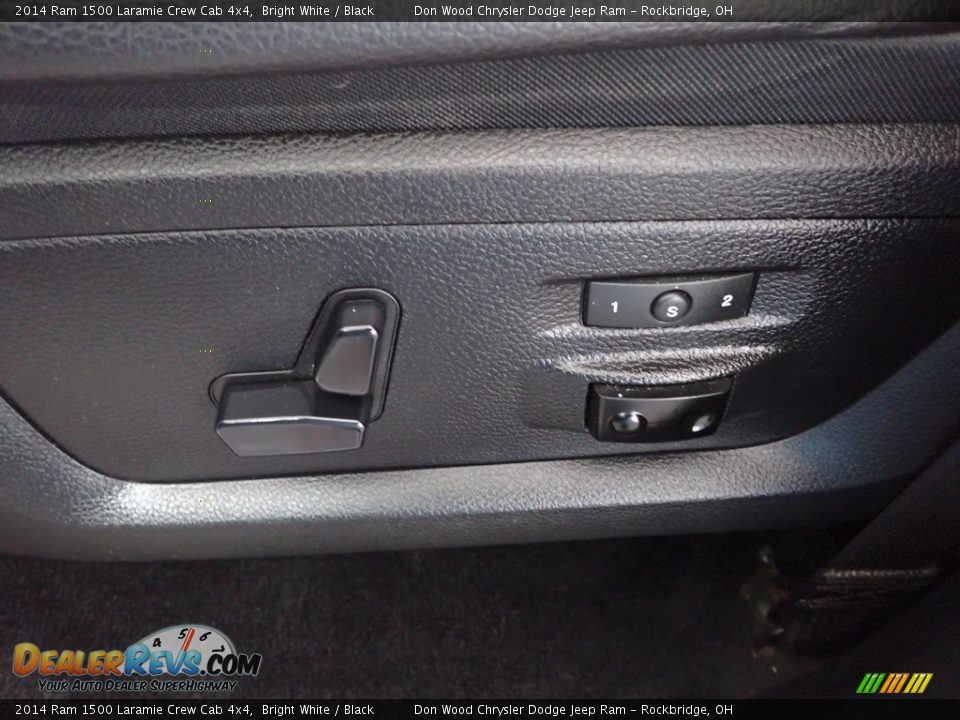 2014 Ram 1500 Laramie Crew Cab 4x4 Bright White / Black Photo #14