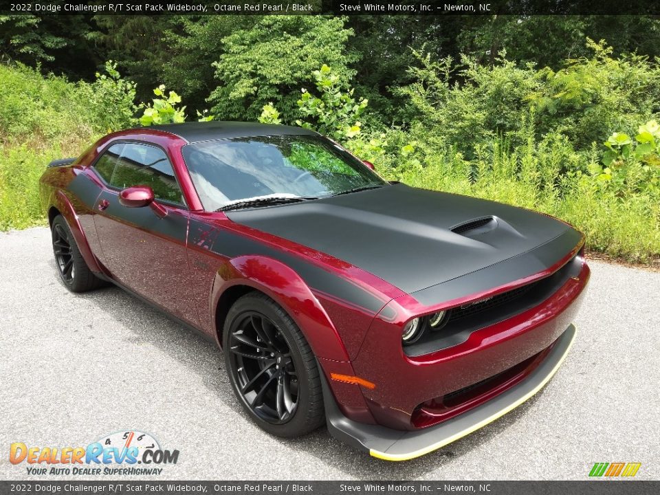 Front 3/4 View of 2022 Dodge Challenger R/T Scat Pack Widebody Photo #4