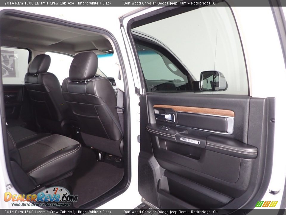 2014 Ram 1500 Laramie Crew Cab 4x4 Bright White / Black Photo #30
