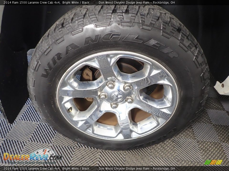 2014 Ram 1500 Laramie Crew Cab 4x4 Bright White / Black Photo #32