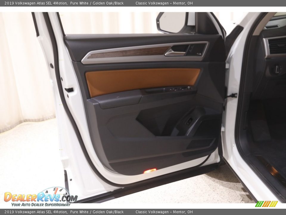 2019 Volkswagen Atlas SEL 4Motion Pure White / Golden Oak/Black Photo #4