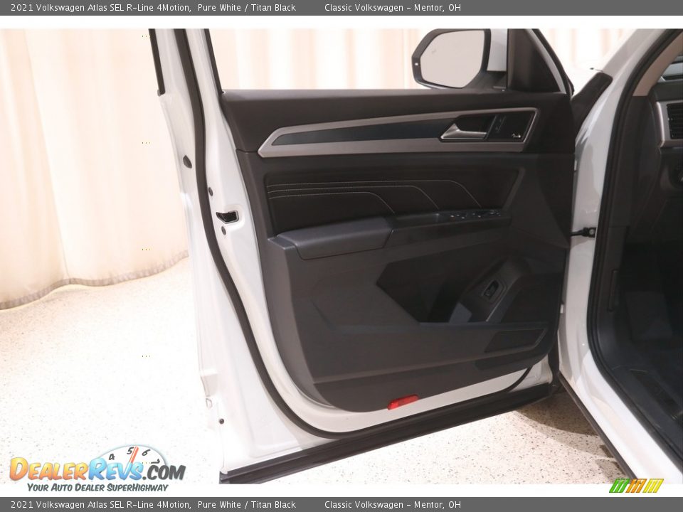 2021 Volkswagen Atlas SEL R-Line 4Motion Pure White / Titan Black Photo #4