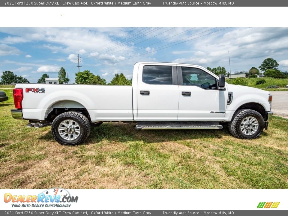 2021 Ford F250 Super Duty XLT Crew Cab 4x4 Oxford White / Medium Earth Gray Photo #3