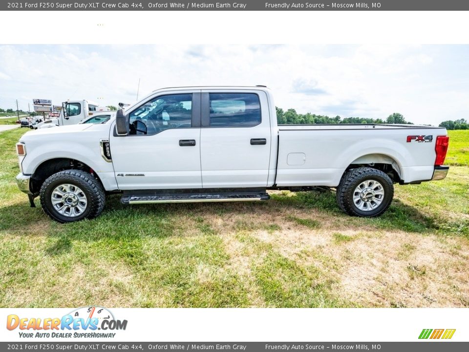 2021 Ford F250 Super Duty XLT Crew Cab 4x4 Oxford White / Medium Earth Gray Photo #7