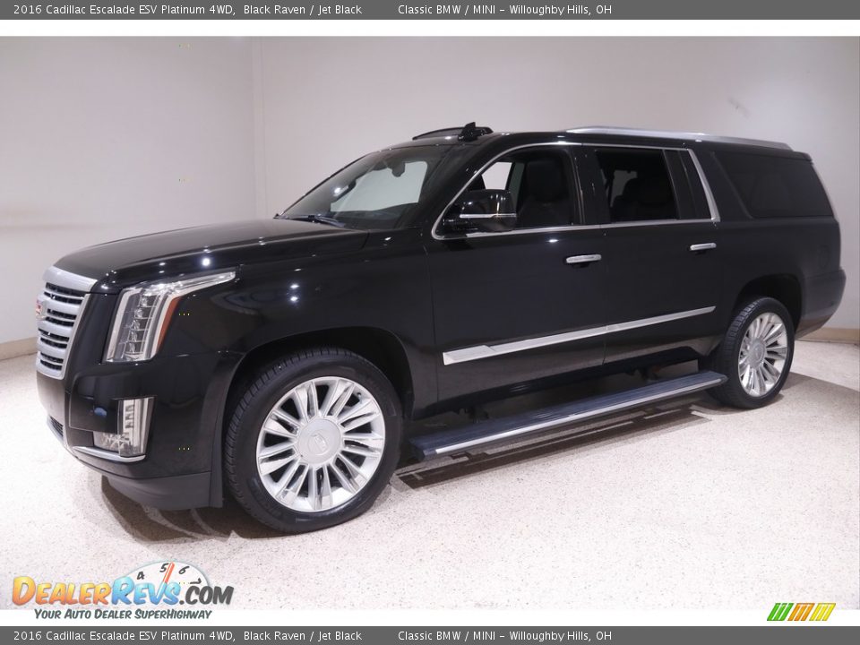 Front 3/4 View of 2016 Cadillac Escalade ESV Platinum 4WD Photo #3