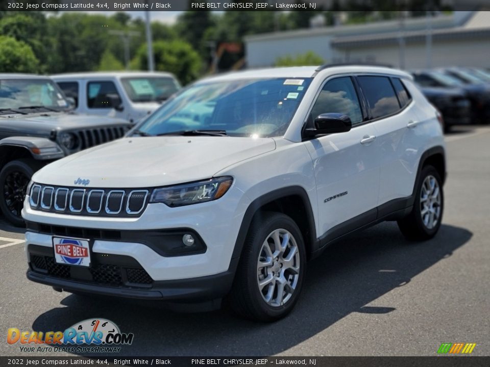 2022 Jeep Compass Latitude 4x4 Bright White / Black Photo #1