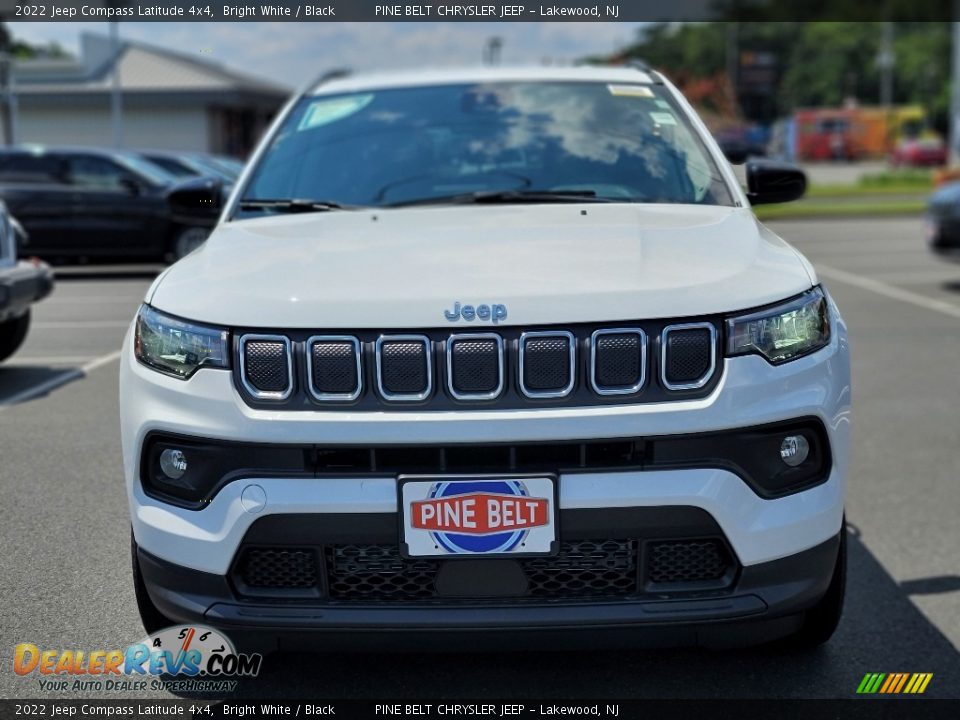 2022 Jeep Compass Latitude 4x4 Bright White / Black Photo #2