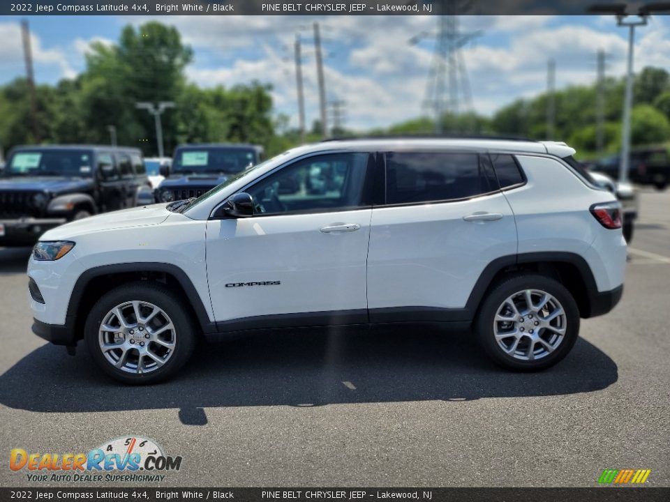 2022 Jeep Compass Latitude 4x4 Bright White / Black Photo #3