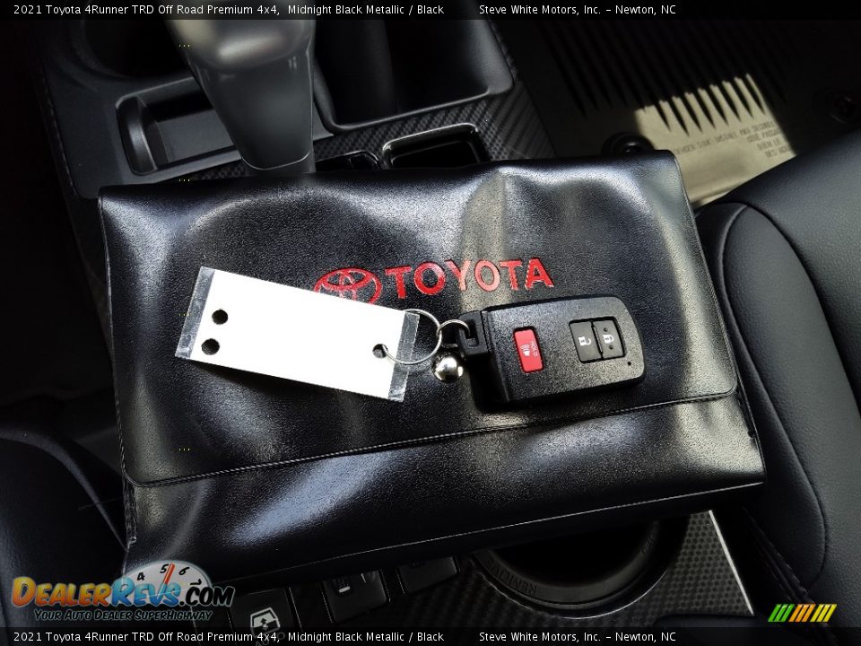 Keys of 2021 Toyota 4Runner TRD Off Road Premium 4x4 Photo #27