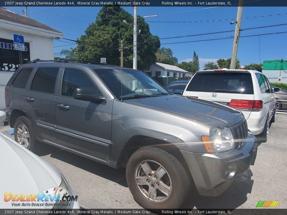 2007 Jeep Grand Cherokee Laredo 4x4 Mineral Gray Metallic / Medium Slate Gray Photo #2