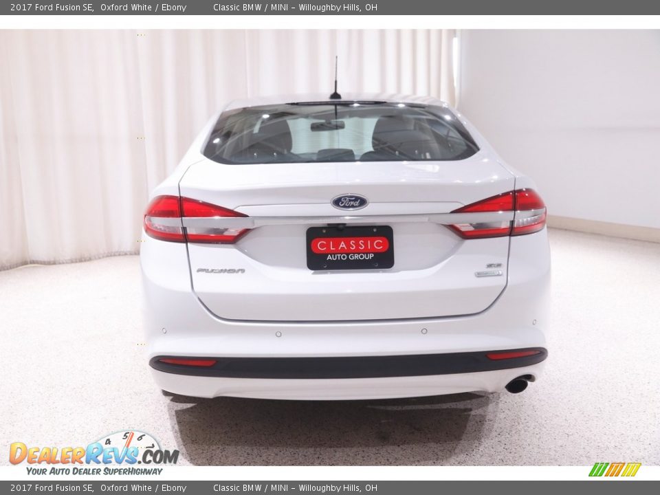 2017 Ford Fusion SE Oxford White / Ebony Photo #17