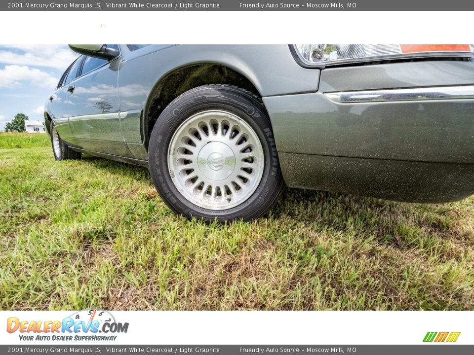 2001 Mercury Grand Marquis LS Vibrant White Clearcoat / Light Graphite Photo #2