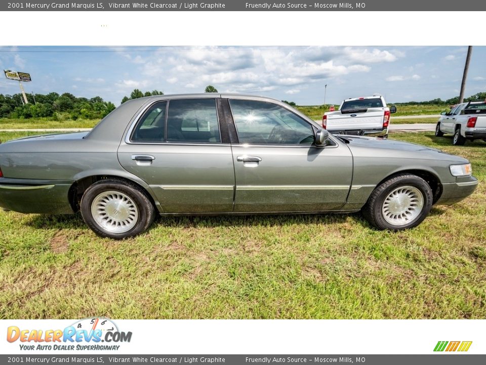 2001 Mercury Grand Marquis LS Vibrant White Clearcoat / Light Graphite Photo #3