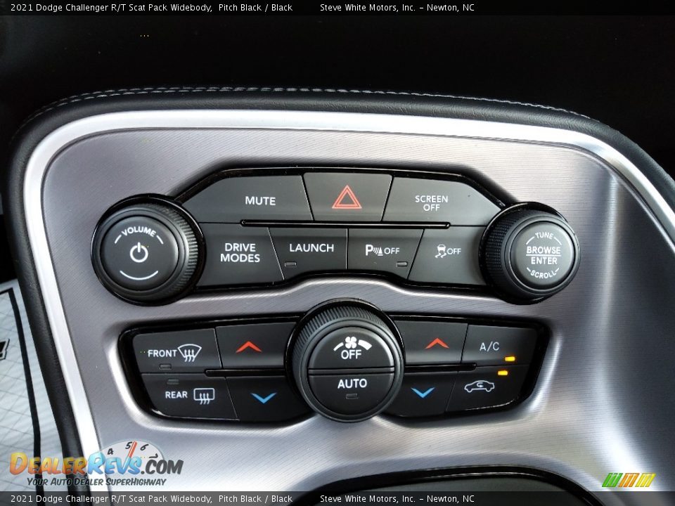 Controls of 2021 Dodge Challenger R/T Scat Pack Widebody Photo #27