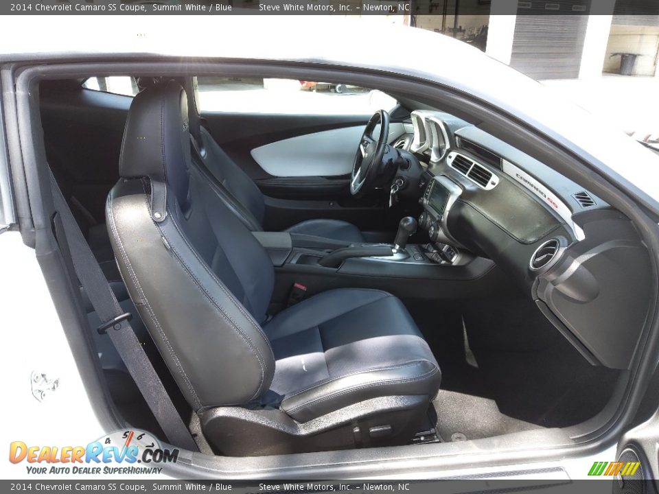 Front Seat of 2014 Chevrolet Camaro SS Coupe Photo #18