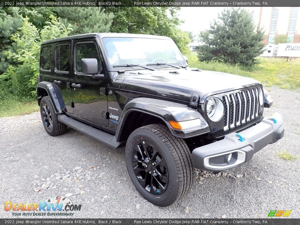 Front 3/4 View of 2022 Jeep Wrangler Unlimited Sahara 4XE Hybrid Photo #7