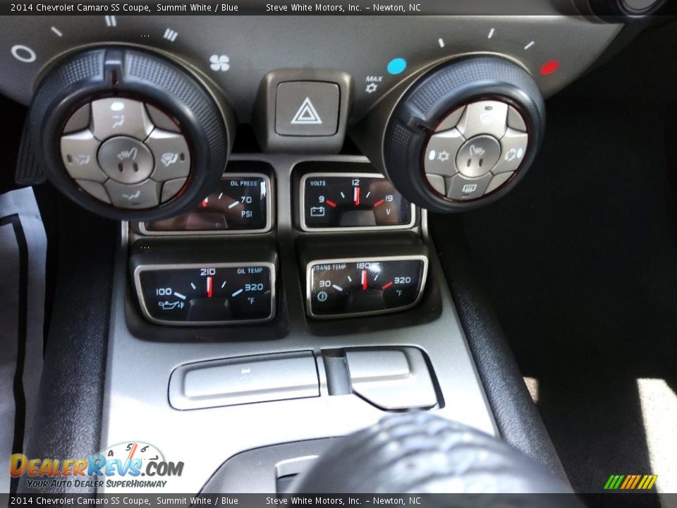 Controls of 2014 Chevrolet Camaro SS Coupe Photo #28