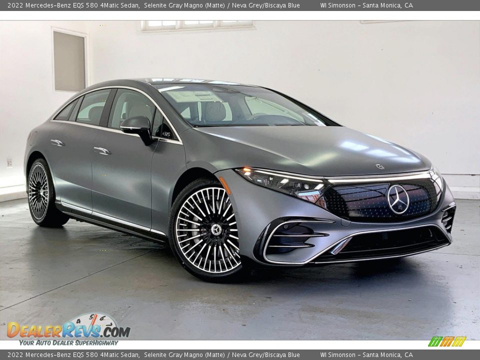 Front 3/4 View of 2022 Mercedes-Benz EQS 580 4Matic Sedan Photo #12