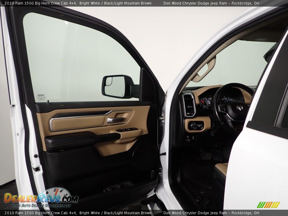 2019 Ram 1500 Big Horn Crew Cab 4x4 Bright White / Black/Light Mountain Brown Photo #10