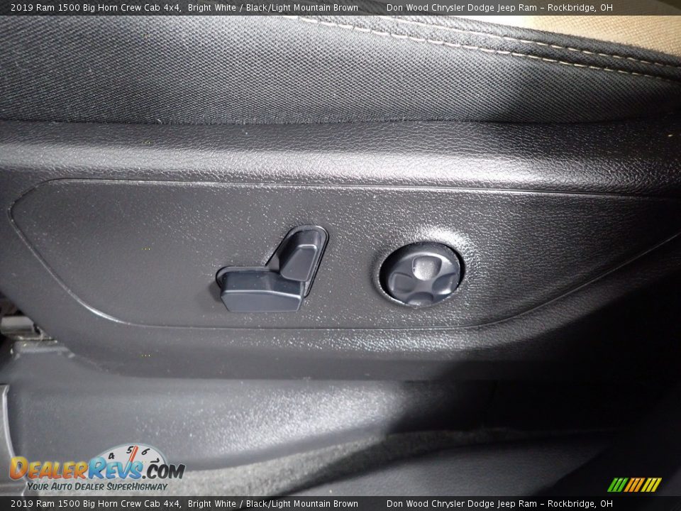 2019 Ram 1500 Big Horn Crew Cab 4x4 Bright White / Black/Light Mountain Brown Photo #12