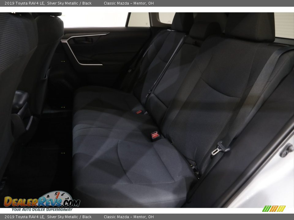 2019 Toyota RAV4 LE Silver Sky Metallic / Black Photo #16