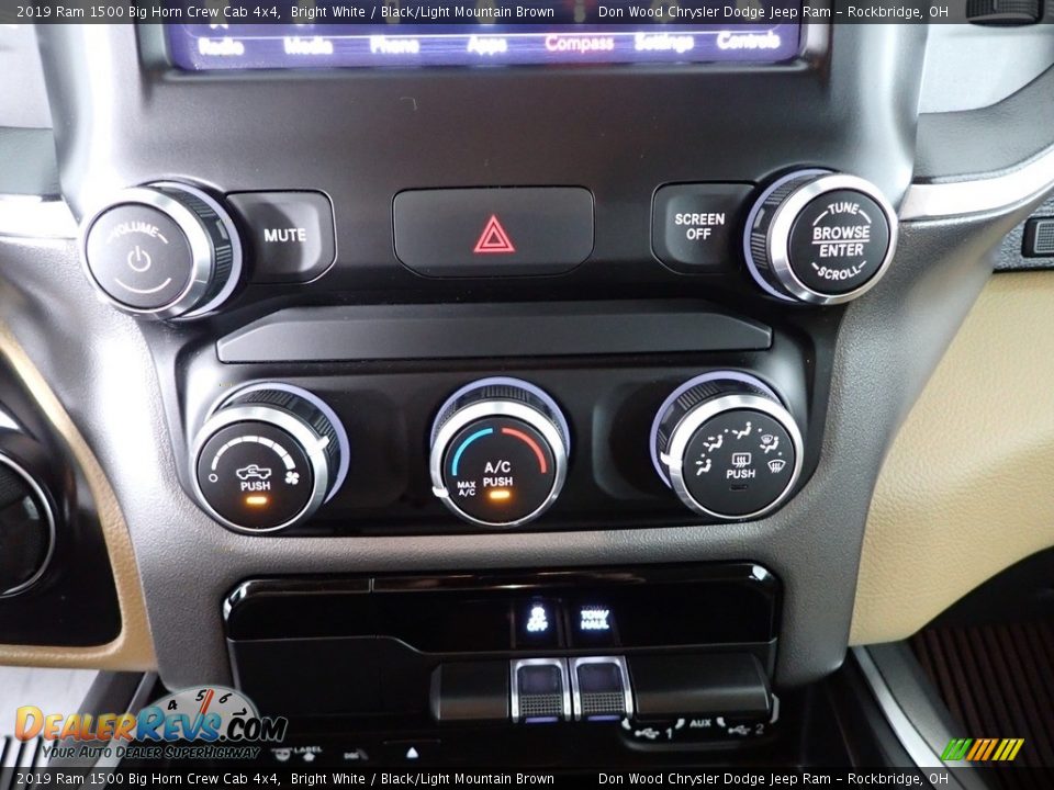 2019 Ram 1500 Big Horn Crew Cab 4x4 Bright White / Black/Light Mountain Brown Photo #18