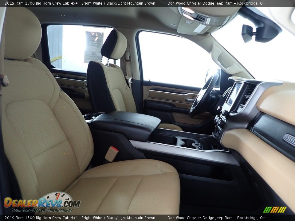 2019 Ram 1500 Big Horn Crew Cab 4x4 Bright White / Black/Light Mountain Brown Photo #27