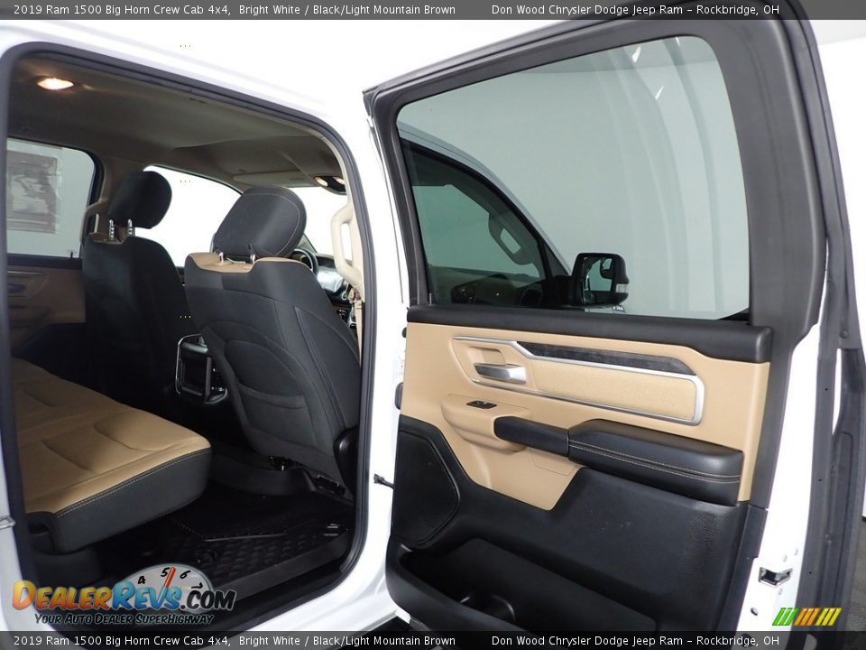 2019 Ram 1500 Big Horn Crew Cab 4x4 Bright White / Black/Light Mountain Brown Photo #29