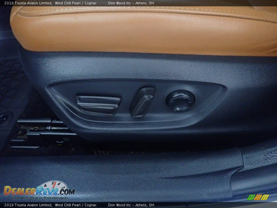 2019 Toyota Avalon Limited Wind Chill Pearl / Cognac Photo #25