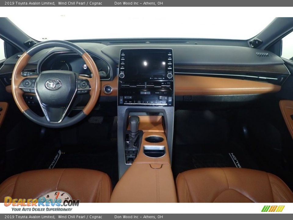 Dashboard of 2019 Toyota Avalon Limited Photo #26