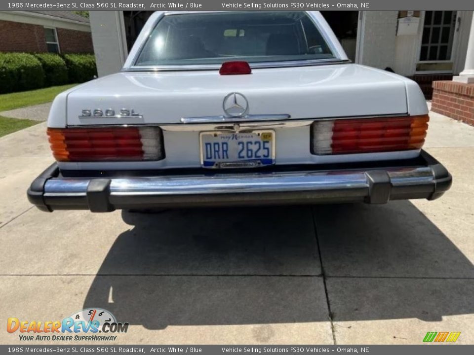 1986 Mercedes-Benz SL Class 560 SL Roadster Arctic White / Blue Photo #10