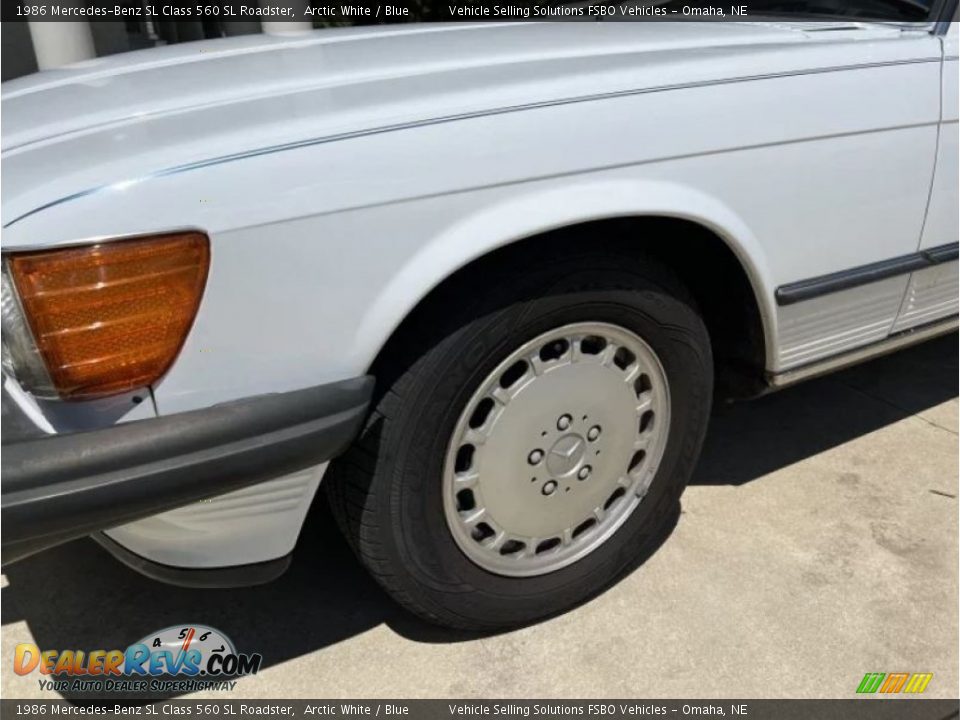 1986 Mercedes-Benz SL Class 560 SL Roadster Arctic White / Blue Photo #12