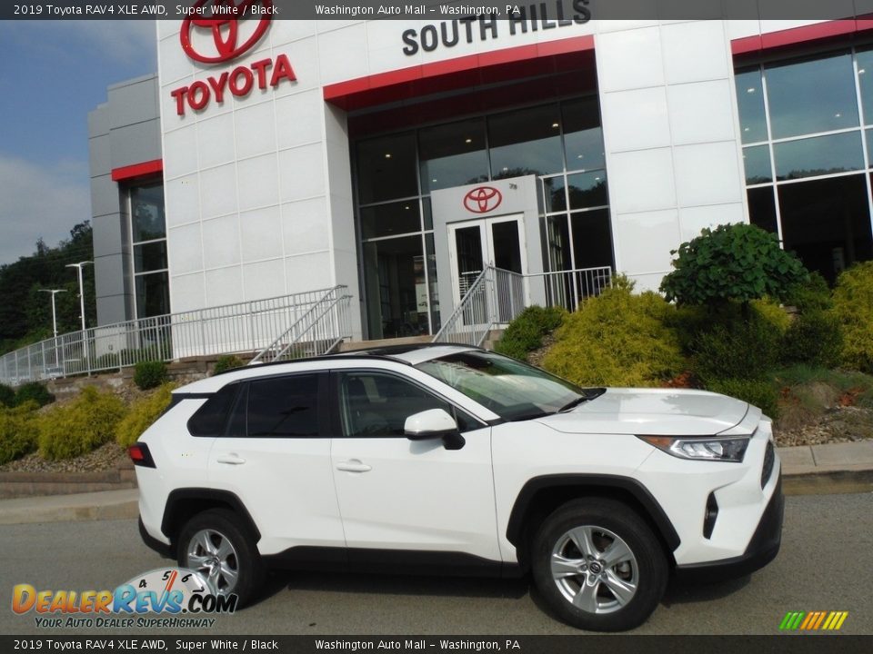 2019 Toyota RAV4 XLE AWD Super White / Black Photo #2