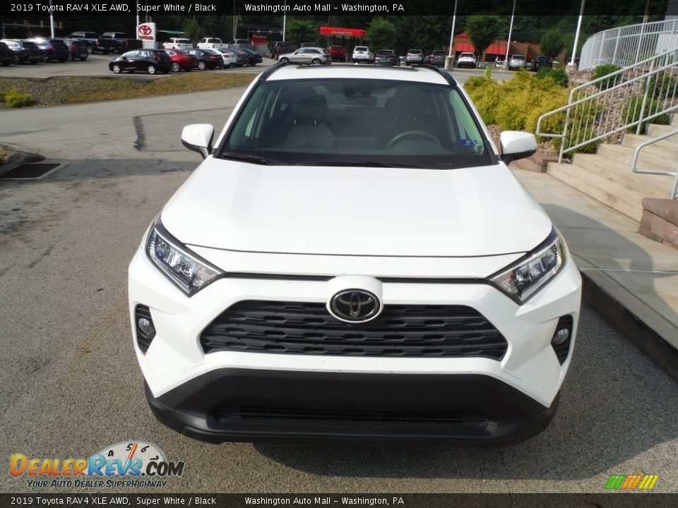 2019 Toyota RAV4 XLE AWD Super White / Black Photo #11