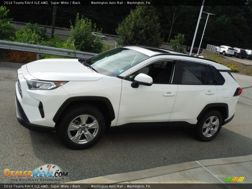 2019 Toyota RAV4 XLE AWD Super White / Black Photo #13