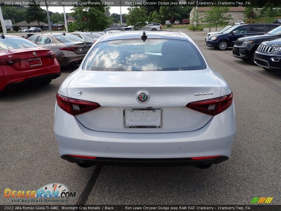 2022 Alfa Romeo Giulia Ti AWD Moonlight Gray Metallic / Black Photo #6